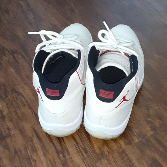Jordan 11 Size 10 🎆🗯🗯🗯 - Picture 11 of 13